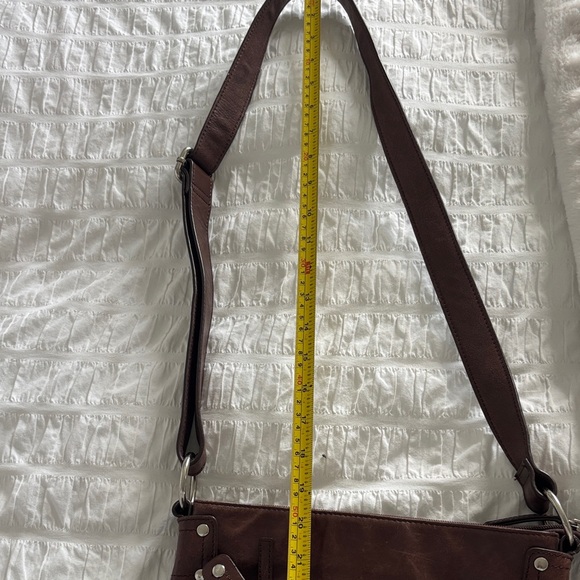 Danier Elegant Brown Leather Messenger Bag with Silver Hardware - Picture 15 of 15